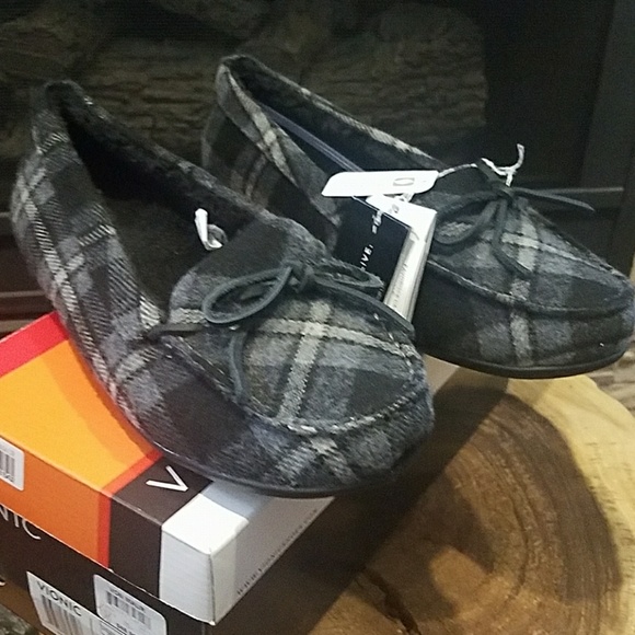 vionic plaid slippers